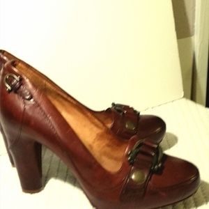 FRY PLATFORM HEELED PUMPS